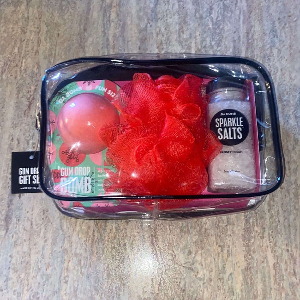 NEW Gum Drop Bath Set